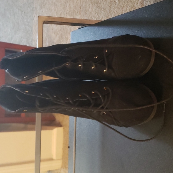 Black laced boot heels - Picture 3 of 4